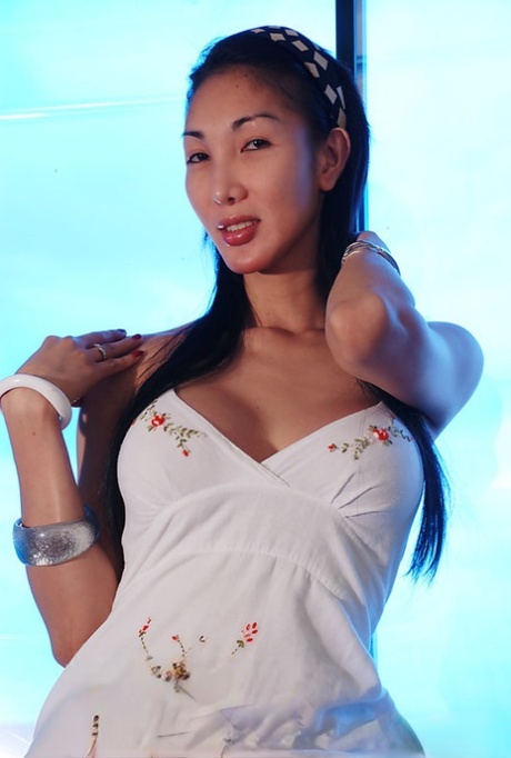 PI Ladyboy Nude Pics