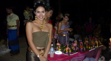 Free pictures of good-looking Asian ladyboys with model appearances