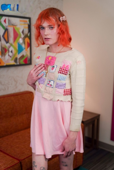 Grooby Girls performed by Evelyn Tumbles Naked Gallery