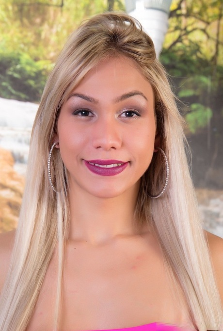 Sexy blonde shemale Gaby Abelha enjoys anal sex with a hung masseur