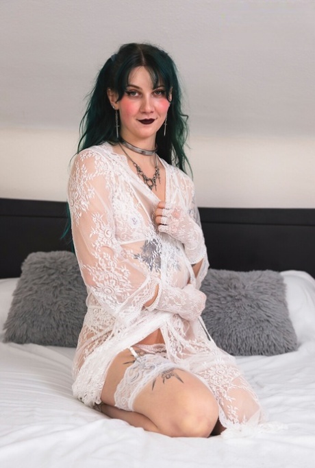 Grooby Girls featuring MJ Wylde Sex Photos